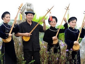 Valoriser la musique folklorique dans le processus d intégration au monde